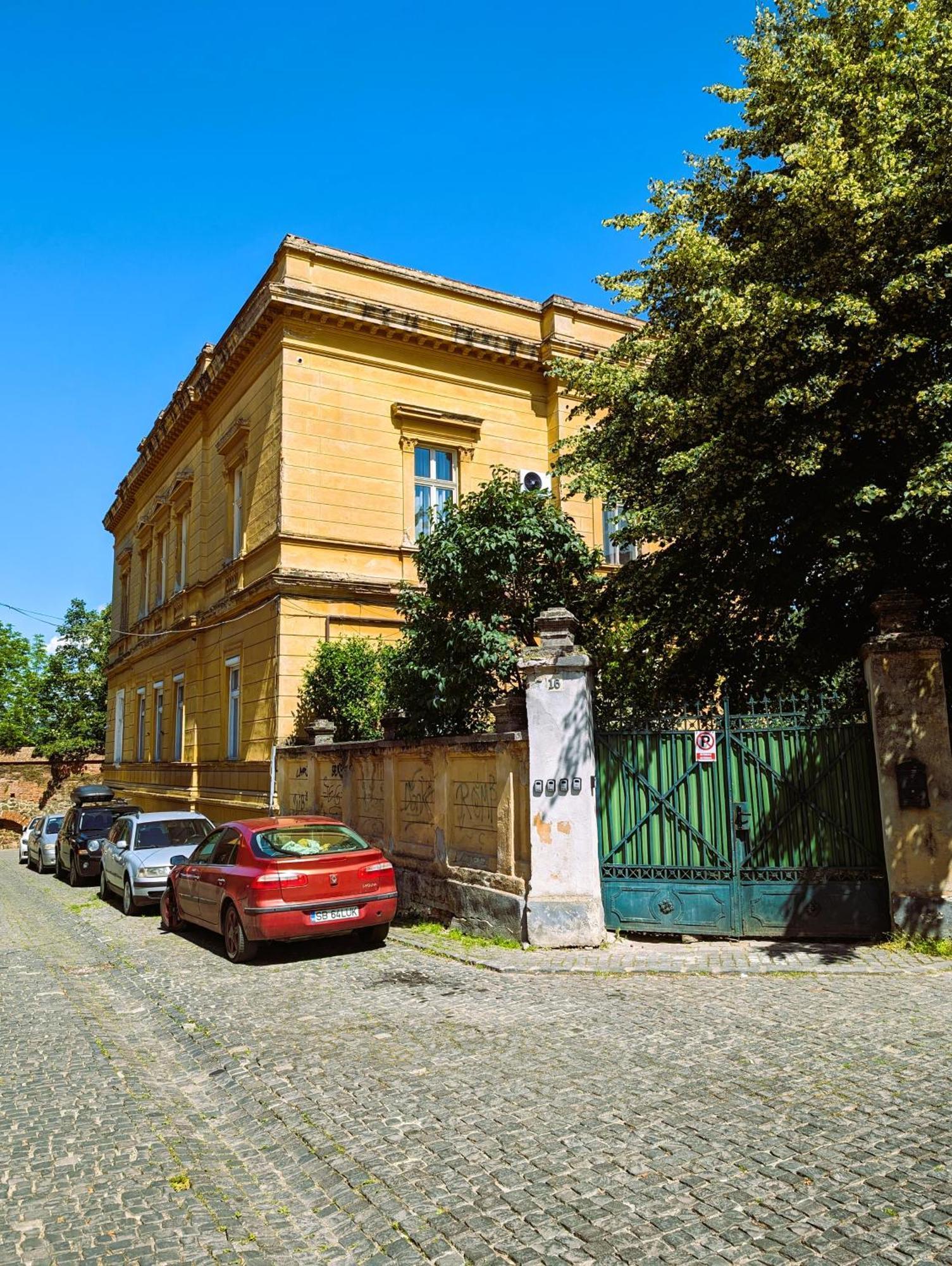 Apartment In Historic Center, Quiet Area, Ac Hermannstadt Exterior foto
